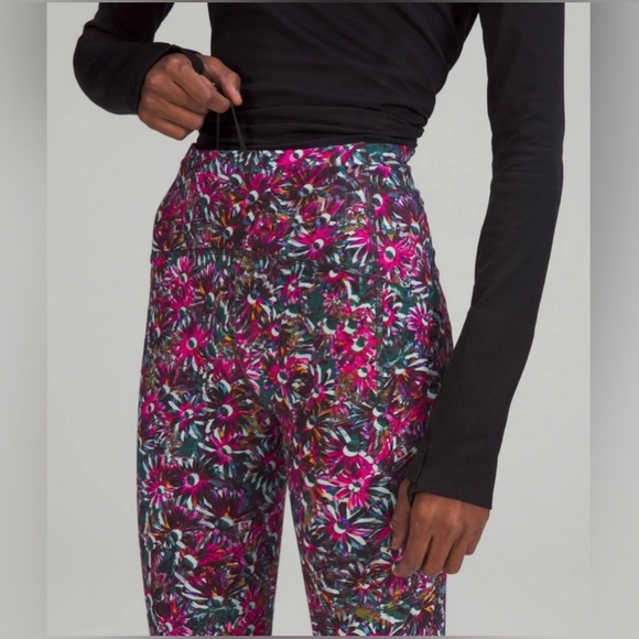 Lululemon Run Swift Speed High-Floral Electric Multi Rise
Leggings size 2 - Picture 8 of 10